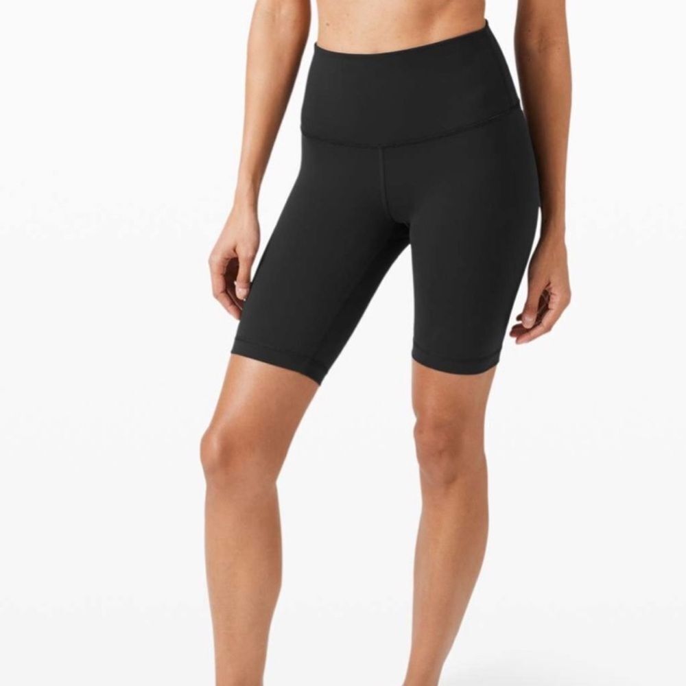Lululemon High-Rise black biker athletic Shorts 9” inseam Size 4